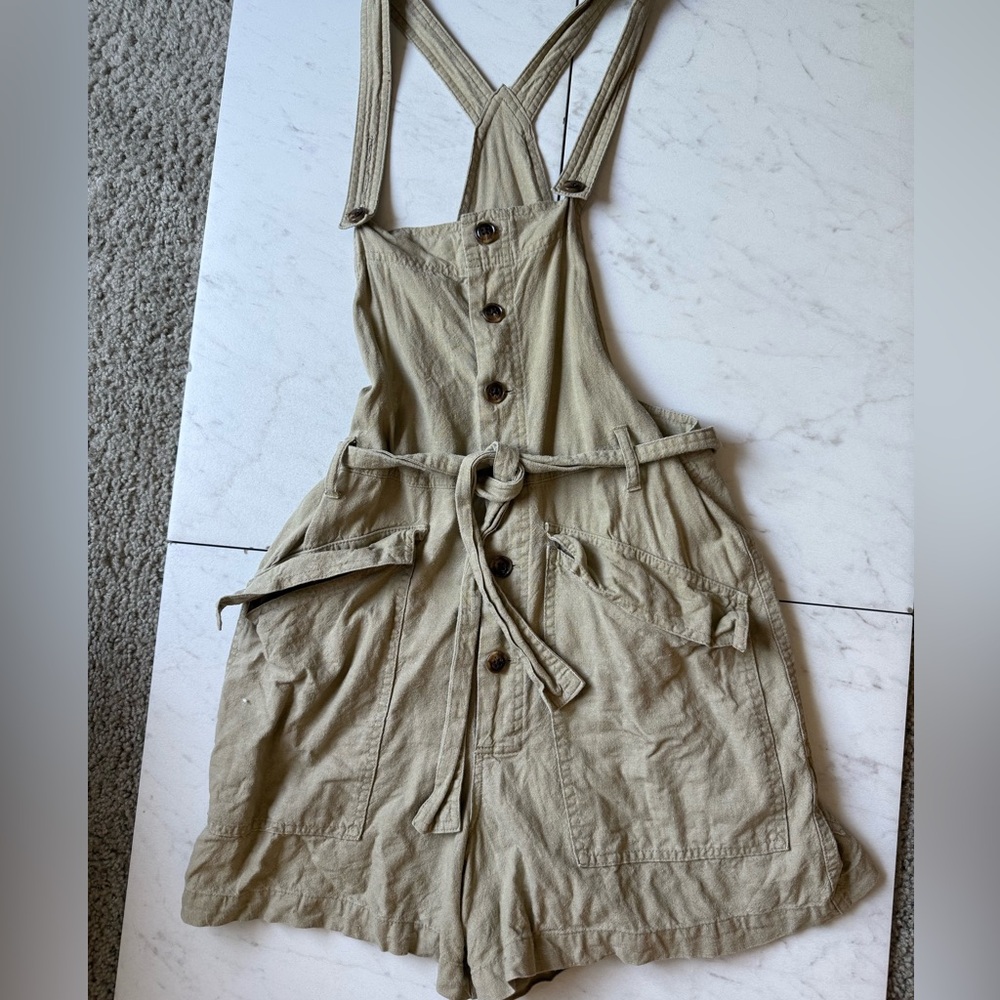URBAN OUTFITTERS Khaki Olive Linen Shortalls Romper; size Medium - Picture 2 of 6